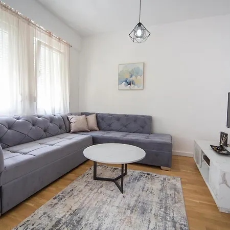 Blue Moon * Podgorica